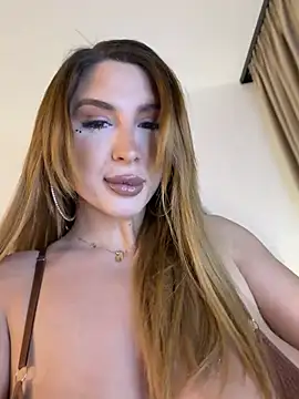 Snapshot of LucyBridgette chatting on 23, 4, 2026 LucyBridgette online show from 23, 4, 2026