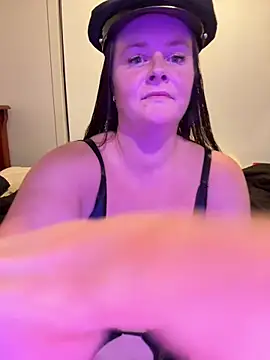 carinabro10 online show from 24, 3, 2026