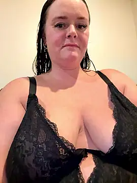 Snapshot of carinabro10 chatting on 10, 1, 2026 carinabro10 online show from 10, 1, 2026