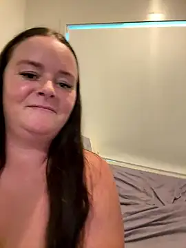 Snapshot of carinabro10 chatting on 12, 1, 2026 carinabro10 online show from 12, 1, 2026