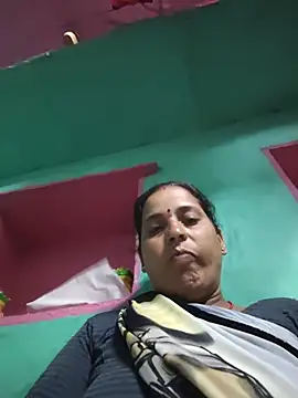 Snapshot of Reena_lodha chatting on 4, 6, 2026 Reena lodha online show from 4, 6, 2026
