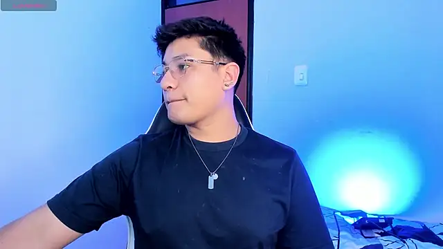 Snapshot of Theo_Rowan chatting on 10, 2, 2026 Theo Rowan online show from 10, 2, 2026