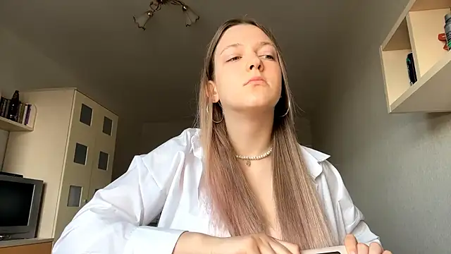 JammieMickiewicz online show from 12, 3, 2026