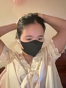 Gwen879 online show from 15, 4, 2026