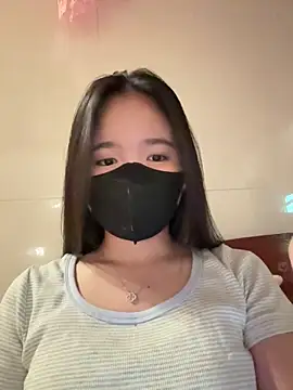 Gwen879 online show from 9, 4, 2026