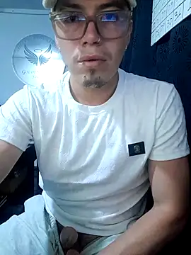 Snapshot of Master_Bastian chatting on 16, 7, 2026 Master Bastian online show from 16, 7, 2026