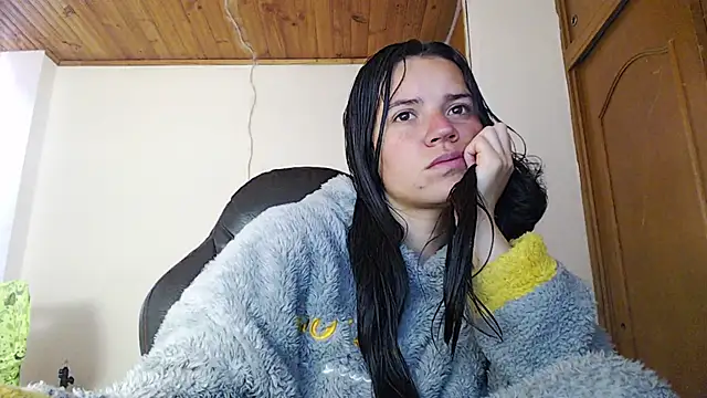 Shanel Lozano online show from 15, 4, 2026