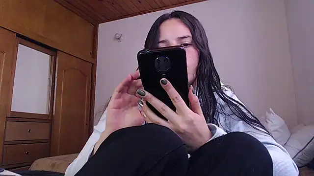 Shanel Lozano online show from 10, 3, 2026