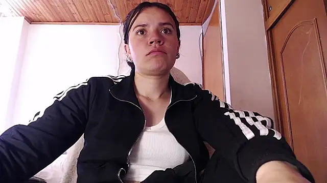 Shanel Lozano online show from 4, 2, 2026