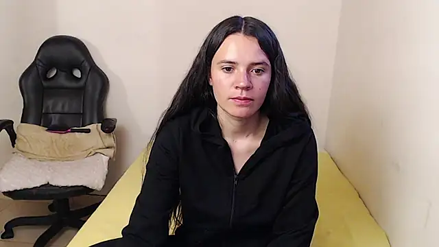 Shanel Lozano online show from 8, 4, 2026