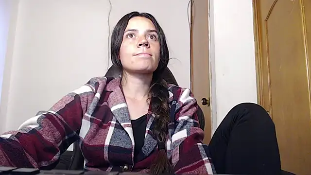 Shanel Lozano online show from 14, 4, 2026