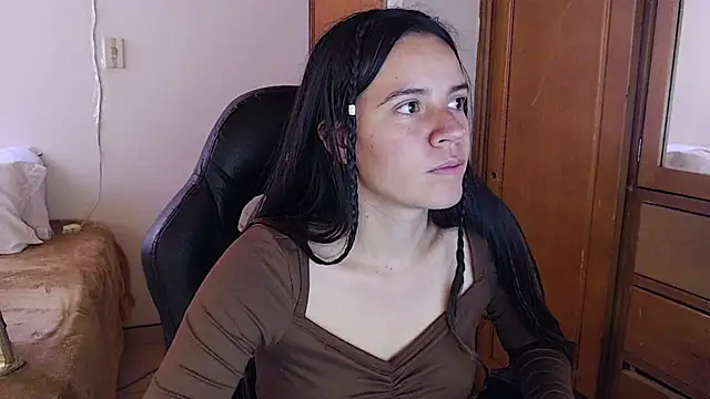 Shanel Lozano online show from 9, 2, 2026