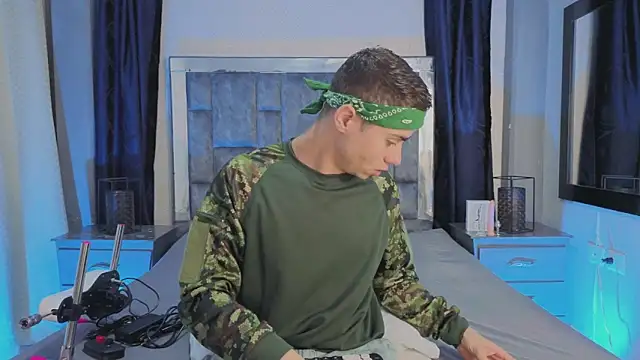 LeoMonnroe online show from 24, 2, 2026