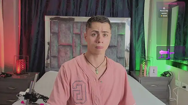 LeoMonnroe online show from 4, 3, 2026