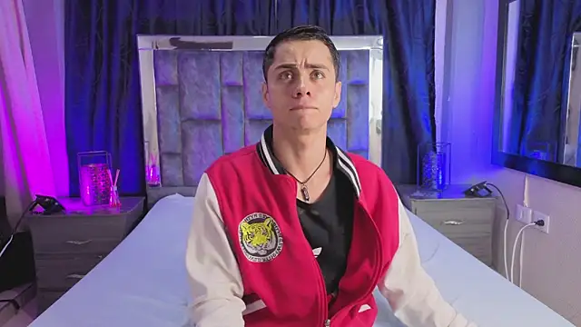 LeoMonnroe online show from 9, 2, 2026