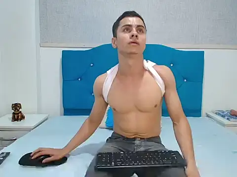 LeoMonnroe online show from 17, 1, 2026