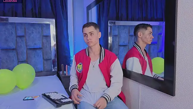 LeoMonnroe online show from 17, 3, 2026