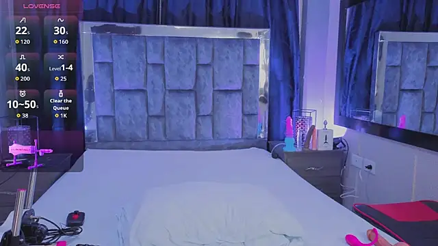 LeoMonnroe online show from 2, 4, 2026