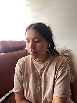 Veronica Wins  online show from 5, 3, 2026