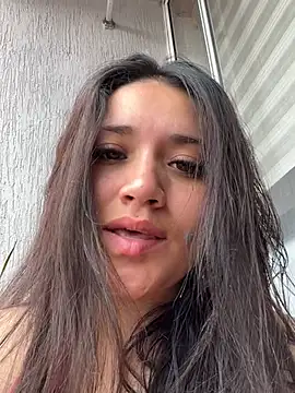 Veronica Wins  online show from 24, 4, 2026