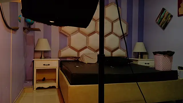 yvi taylor online show from 16, 4, 2026