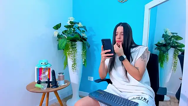 ViictoriiaSaenz online show from 4, 3, 2026