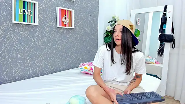 ViictoriiaSaenz online show from 8, 5, 2026