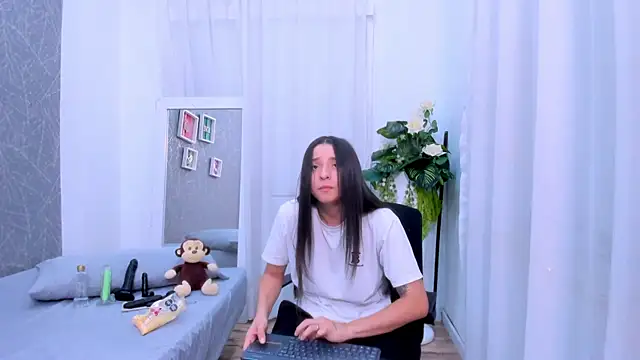 ViictoriiaSaenz online show from 5, 2, 2026