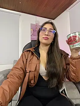 lianaa   online show from 12, 2, 2026