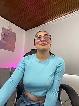 lianaa   online show from 11, 2, 2026