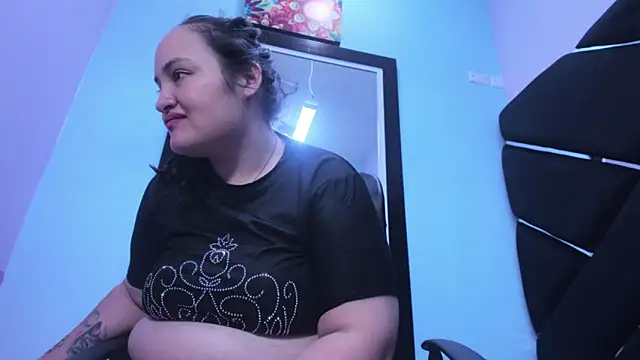 MiaRouss69 online show from 7, 4, 2026