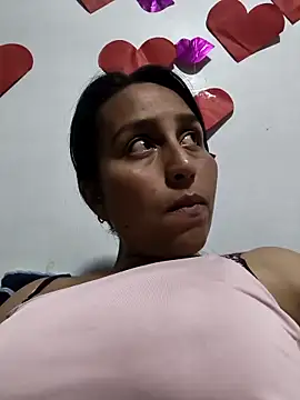 Snapshot of LunaRouuse_ chatting on 26, 2, 2026 LunaRouuse online show from 26, 2, 2026