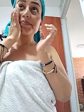 Snapshot of LunaRouuse_ chatting on 21, 2, 2026 LunaRouuse online show from 21, 2, 2026