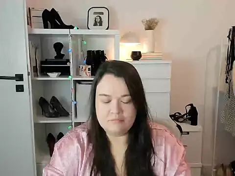 Snapshot of HollyDanceSoul chatting on 2, 3, 2026 HollyDanceSoul online show from 2, 3, 2026