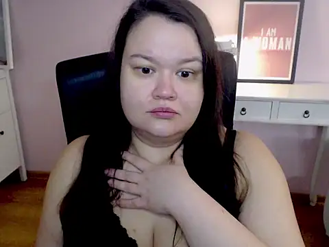 HollyDanceSoul online show from 4, 3, 2026