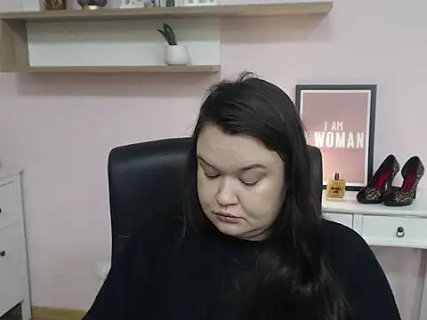 Snapshot of HollyDanceSoul chatting on 12, 2, 2026 HollyDanceSoul online show from 12, 2, 2026