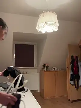 Snapshot of Marina_und_Jayden chatting on 4, 3, 2026 Marina und Jayden online show from 4, 3, 2026