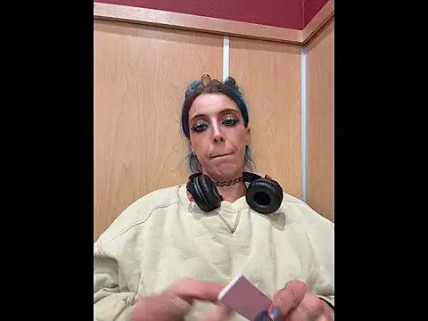 MegaTinyyy online show from 11, 6, 2026