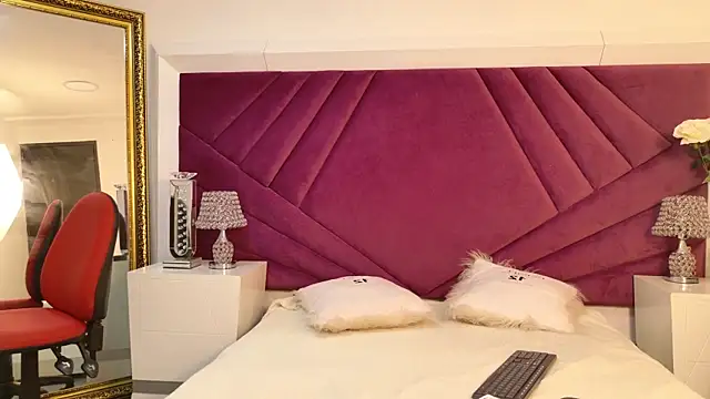 Snapshot of MiahSantini chatting on 9, 1, 2026 MiahSantini online show from 9, 1, 2026