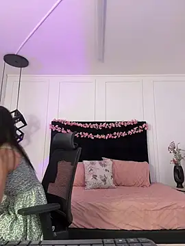 Abriil cutee online show from 8, 4, 2026