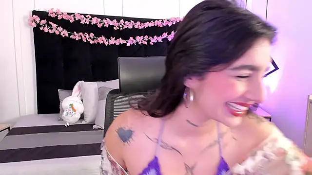 Abriil cutee online show from 6, 4, 2026