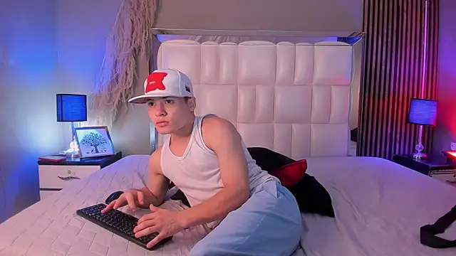 Roger And Ramona online show from 24, 3, 2026