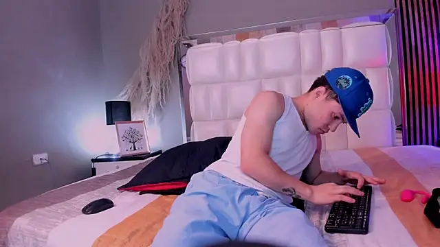 Roger And Ramona online show from 29, 3, 2026