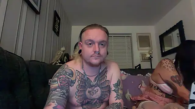 DaddyAndBabyGirl94 online show from 11, 1, 2026