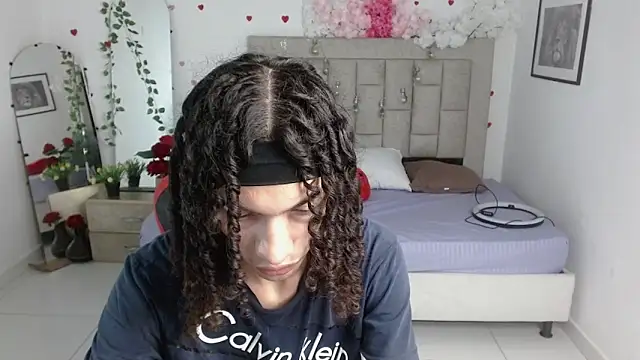 Snapshot of Axel_fox77 chatting on 3, 6, 2026 Axel fox77 online show from 3, 6, 2026