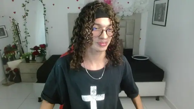 Snapshot of Axel_fox77 chatting on 8, 6, 2026 Axel fox77 online show from 8, 6, 2026