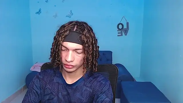 Axel fox77 online show from 3, 8, 2026