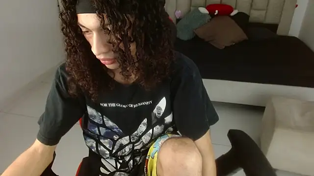Snapshot of Axel_fox77 chatting on 6, 5, 2026 Axel fox77 online show from 6, 5, 2026