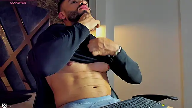 thiago ferrari  online show from 10, 4, 2026