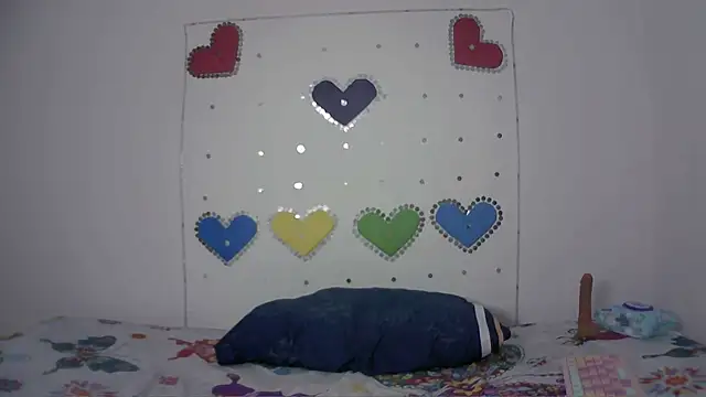 Mia Suarez7 online show from 5, 4, 2026